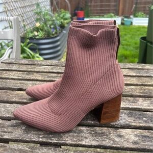 Mauve Rose Pink Women’s Boots block heel Size 8.5 pointed toe